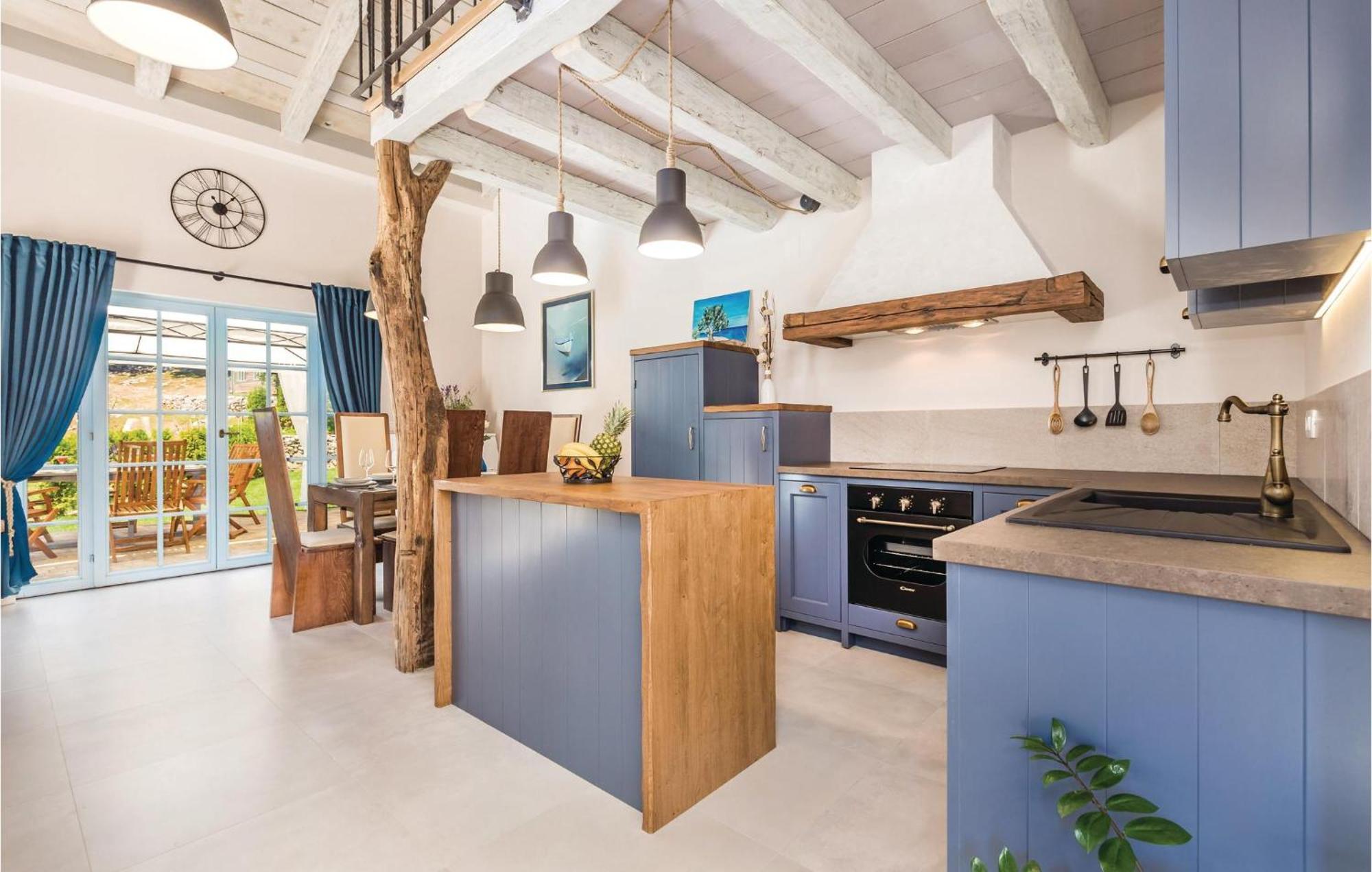 Stunning Home In Jurdani With Wifi Mucici Eksteriør billede